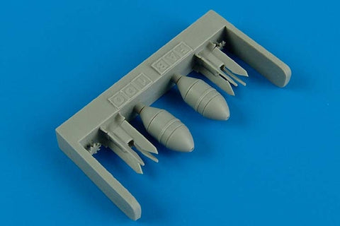 AEROBONUS 480058 1/48 FAB-100 Soviet WW II bombs