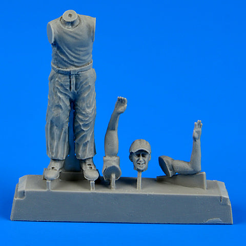 AEROBONUS 480108 1/48 U.S. Army aircraft mechanic WWII - Pacific theatre