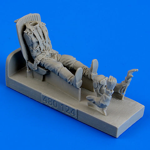 AEROBONUS 480124 1/48 Russian Fighter Pilot with seat for Yak-3 / Yak-7 / Yak-9