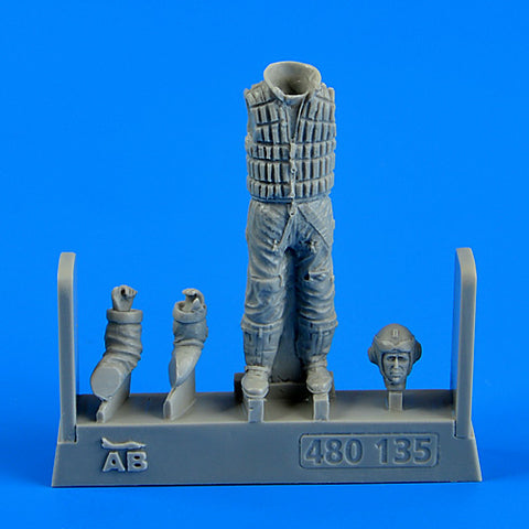 AEROBONUS 480135 1/48 German Luftwaffe Pilot WWII with life jacket