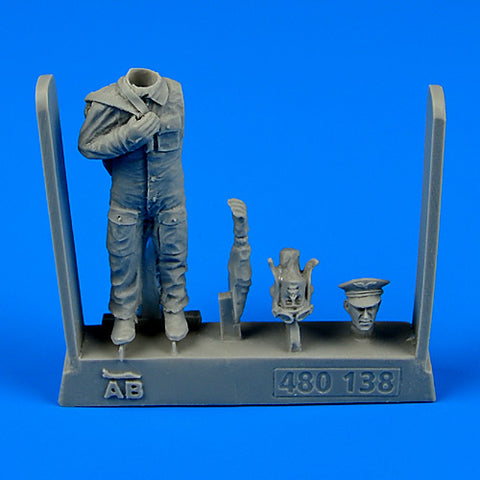 AEROBONUS 480138 1/48 Free French Fighter Pilot WWII Normandie-Niemen (1942-1945)