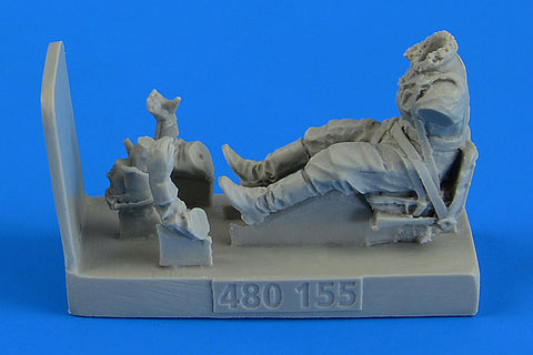 AEROBONUS 480155 1/48 Soviet Woman Gunner WWII with seat for Po-2 (For ICM)