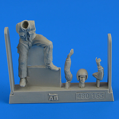 AEROBONUS 480165 1/48 Warsaw Pact Aircraft Mechanic - part 1