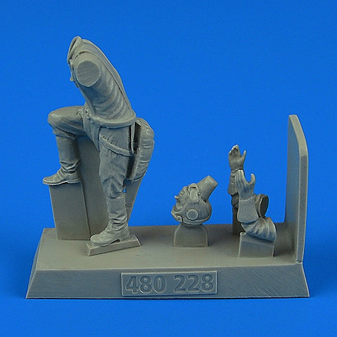 AEROBONUS 480228 1/48 Russain WWII Attack Pilot for Il-2 (For REV/ITA/ACCU MIN)