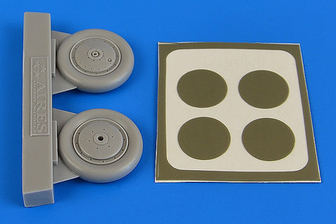 Aires 4692 1/48 I-153 Chaika wheels & paint masks (For ICM)