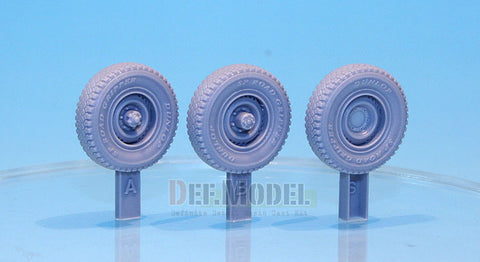 DEF Model DW35052 1/35 Pick up truck Type 2 Sagged Wheel set 2 (for Meng VS004 1/35)
