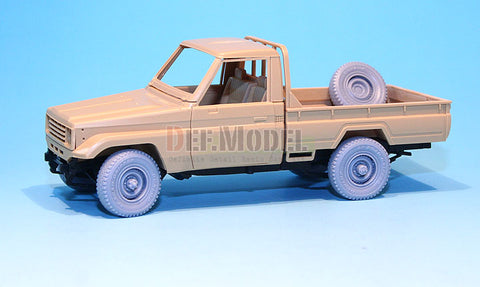 DEF Model DW35052 1/35 Pick up truck Type 2 Sagged Wheel set 2 (for Meng VS004 1/35)