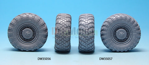 DEF Model DW35056 1/35 Scud B w/MAZ-543 Sagged Wheel set 1 (for Dragon 1/35)
