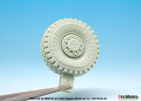 DEF Model DW35104 1/35 US MATV M-Pro Dash Sagged Wheel set ( for Panda 1/35)