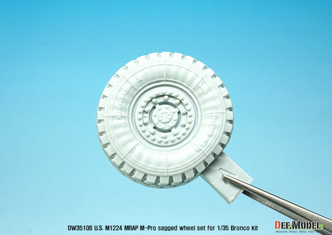 DEF Model DW35106 1/35 U.S M1224 MRAP M-pro Sagged wheel set (for Bronco 1/35)