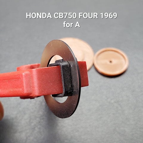 Khaled Model D004 1/12 Metal Disc Brake for 1969 Honda CB750 FOUR Motorcycle (for Aoshima kit)