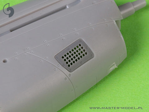 MASTER AM-72-171 1/72 P-51 Mustang - carburator air filter cover - standard holed type (for Arma Hobby)