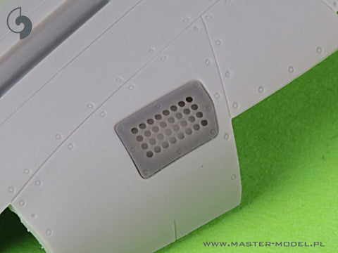 MASTER AM-72-171 1/72 P-51 Mustang - carburator air filter cover - standard holed type (for Arma Hobby)