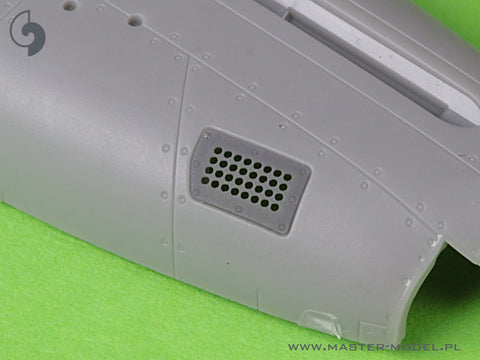 MASTER AM-72-171 1/72 P-51 Mustang - carburator air filter cover - standard holed type (for Arma Hobby)
