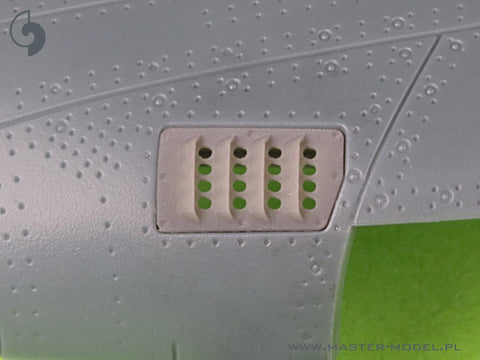 MASTER AM-72-175 1/72 P-51 Mustang - carburator air filter cover - RAF louvred type - version A (for Eduard)
