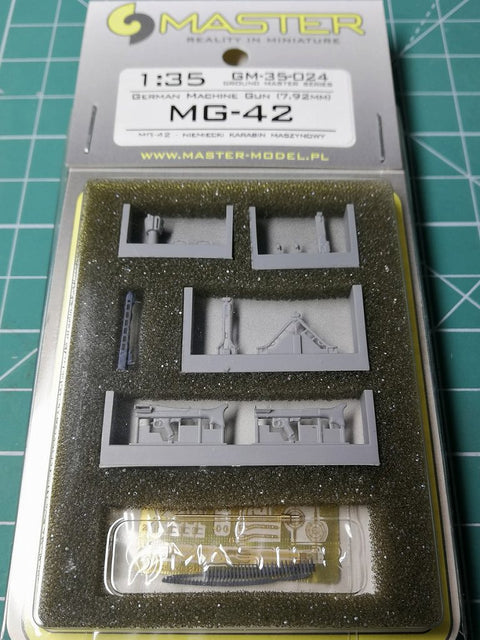MASTER GM-35-024 1/35 MG-42 - German Machine Gun (7.92mm) - complete gun incl. brass, resin and PE parts  (1pc)