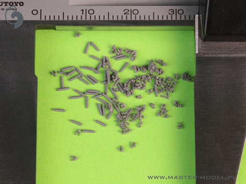 MASTER GM-35-066 1/35 Belt links and empty shells for Browning M2 .50 cal machine gun (150pcs+150pcs)