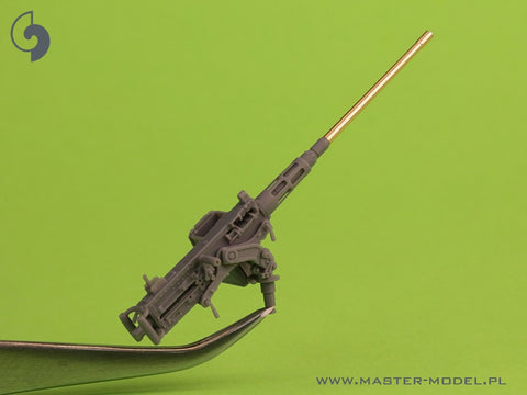 MASTER GM-35-069 1/35 Browning M2HB .50 cal (12,7mm) - on tank mount - early WWII version (D69820 cradle with small 50 round ammo can D68375)