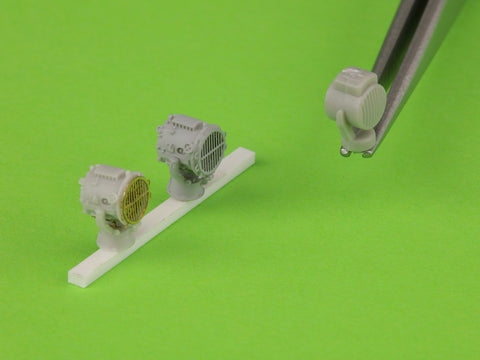 MASTER SM-350-115 1/350 SMS Emden - German searchlight 1,1m - (resin and PE parts) - (4pcs)