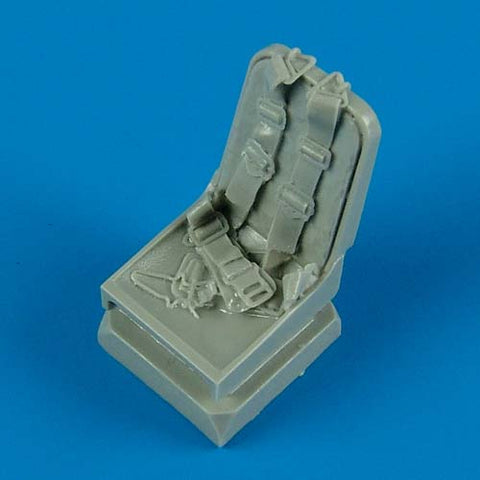 Quick Boost 32 111 1/32 Me 262A seat with seatbelts