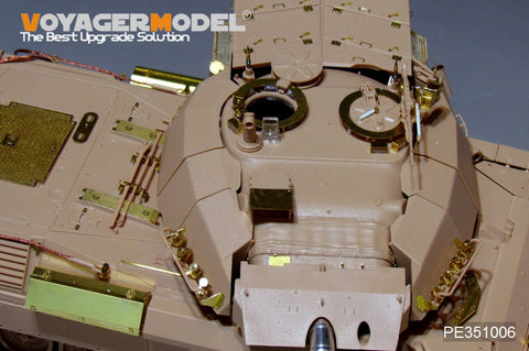 Voyager Model PE351006A 1/35 Modern Canadian Army Leopard C2 MEXAS Main Battle Tank (with smoke dischargers) (for MENG TS 35-041)