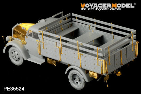 Voyager Model PE35524 1/35 WWII German Opel Blitz 3t 4x2 Cargo Truck / Standard Cargo Bed Type (Dragon 6670)