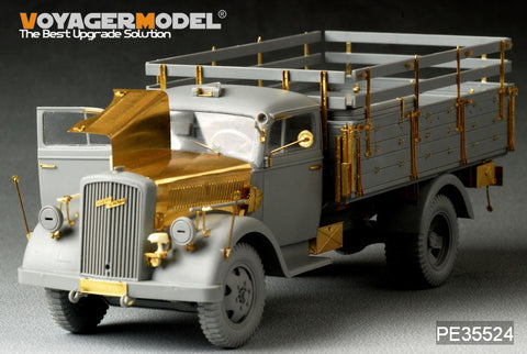 Voyager Model PE35524 1/35 WWII German Opel Blitz 3t 4x2 Cargo Truck / Standard Cargo Bed Type (Dragon 6670)