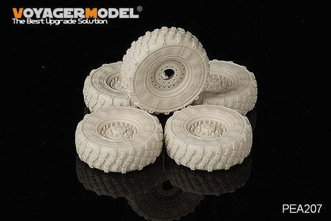Voyager Model PEA207 1/35 Modern US Army M1078/M1083/M1084 Road Wheels (Trumpeter)