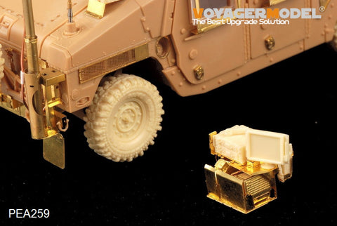 Voyager Model PEA259 1/35 US Army Humvee Blue Force Tracker & SINCGARS Unit (GP)